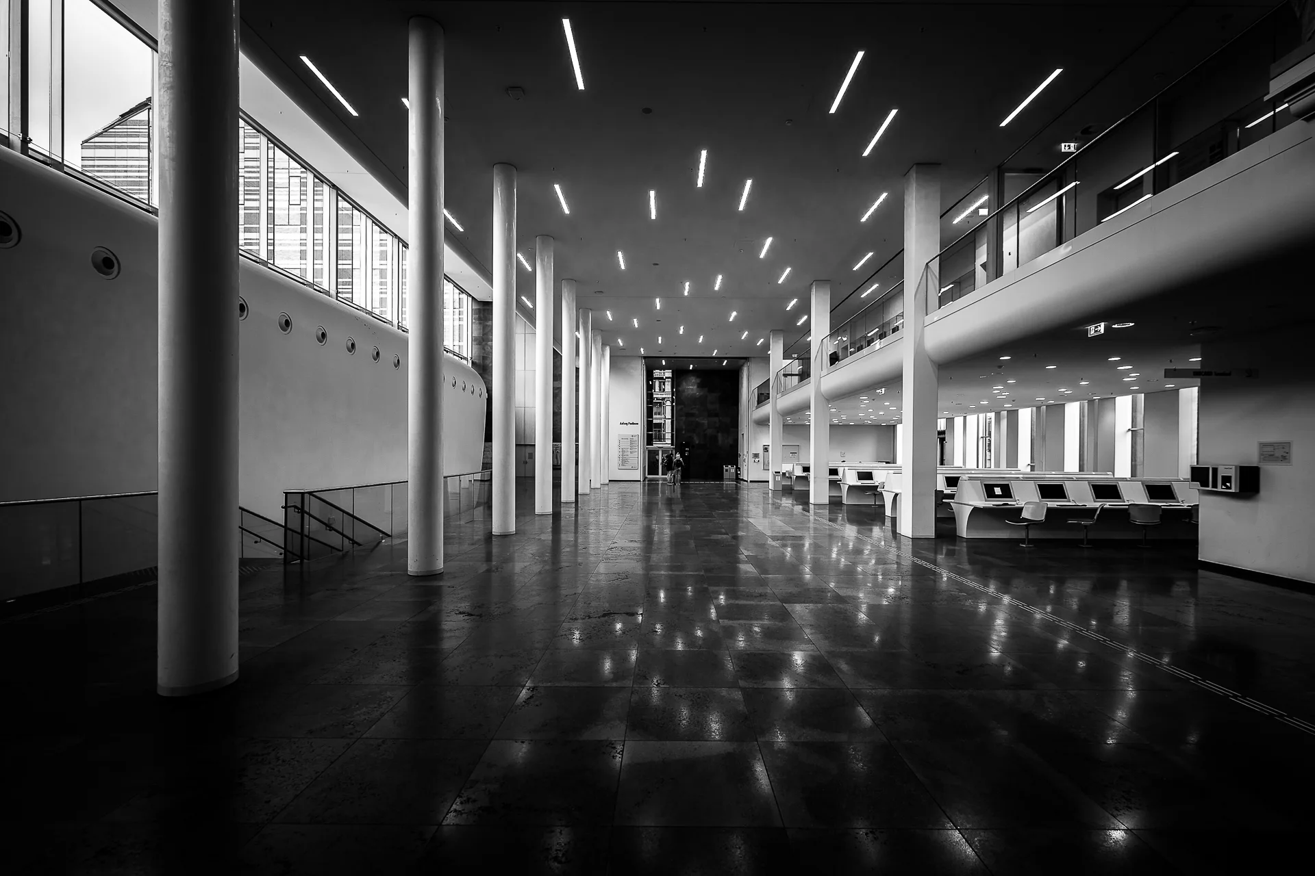 Black and White – Digilog
